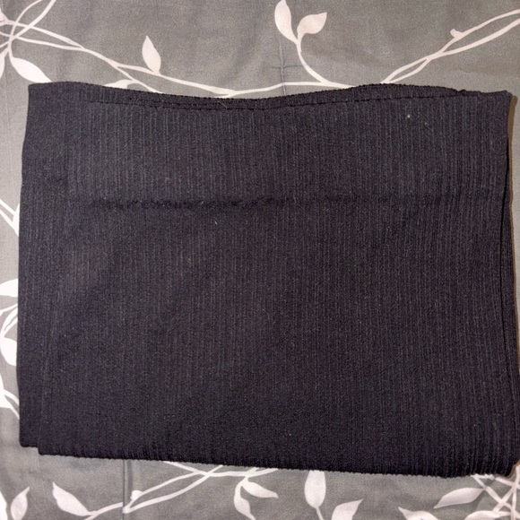 Elegant Black Women's Half Calf Capri - Picture 4 of 7